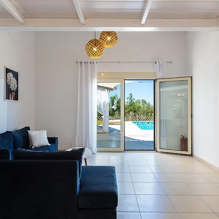 Gramvella Resort Adelianos Kampos Exterior photo